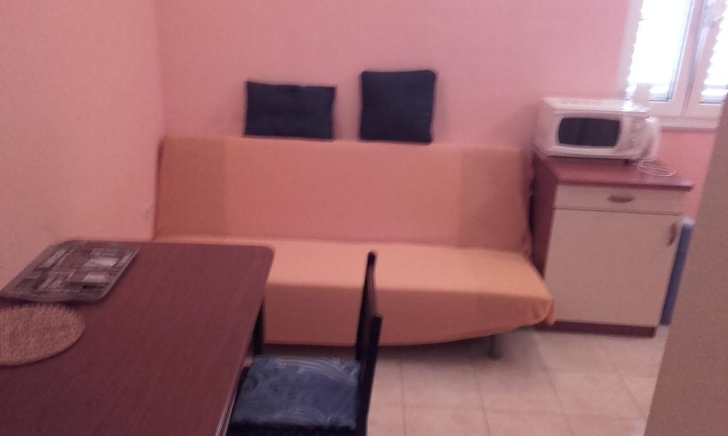 Apartments Ivka Omis Exterior photo